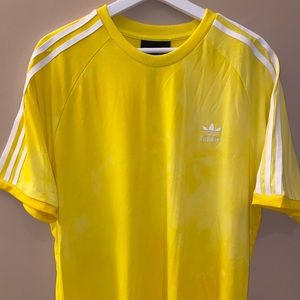 Men’s Adidas t-shirt